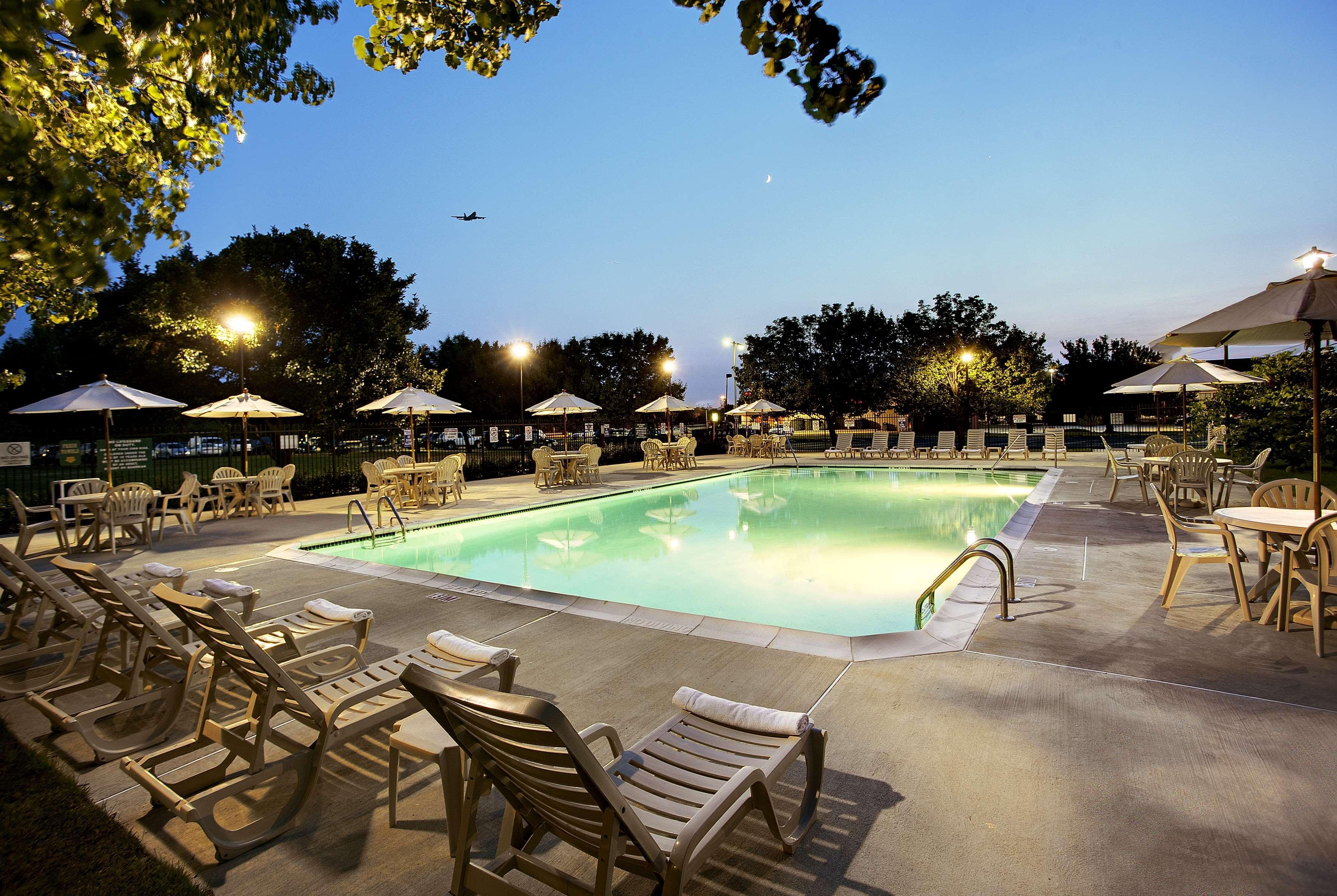 Quality Hotel Ессінгтон Екстер'єр фото
