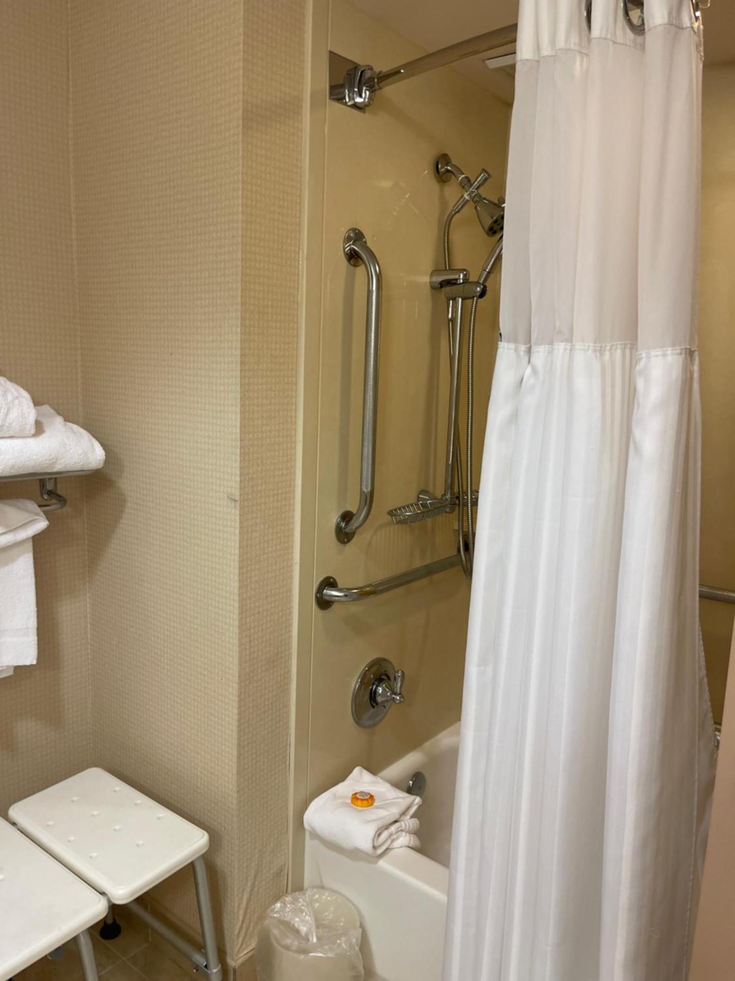 Quality Hotel Ессінгтон Екстер'єр фото