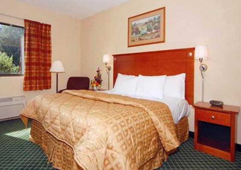 Quality Hotel Ессінгтон Екстер'єр фото